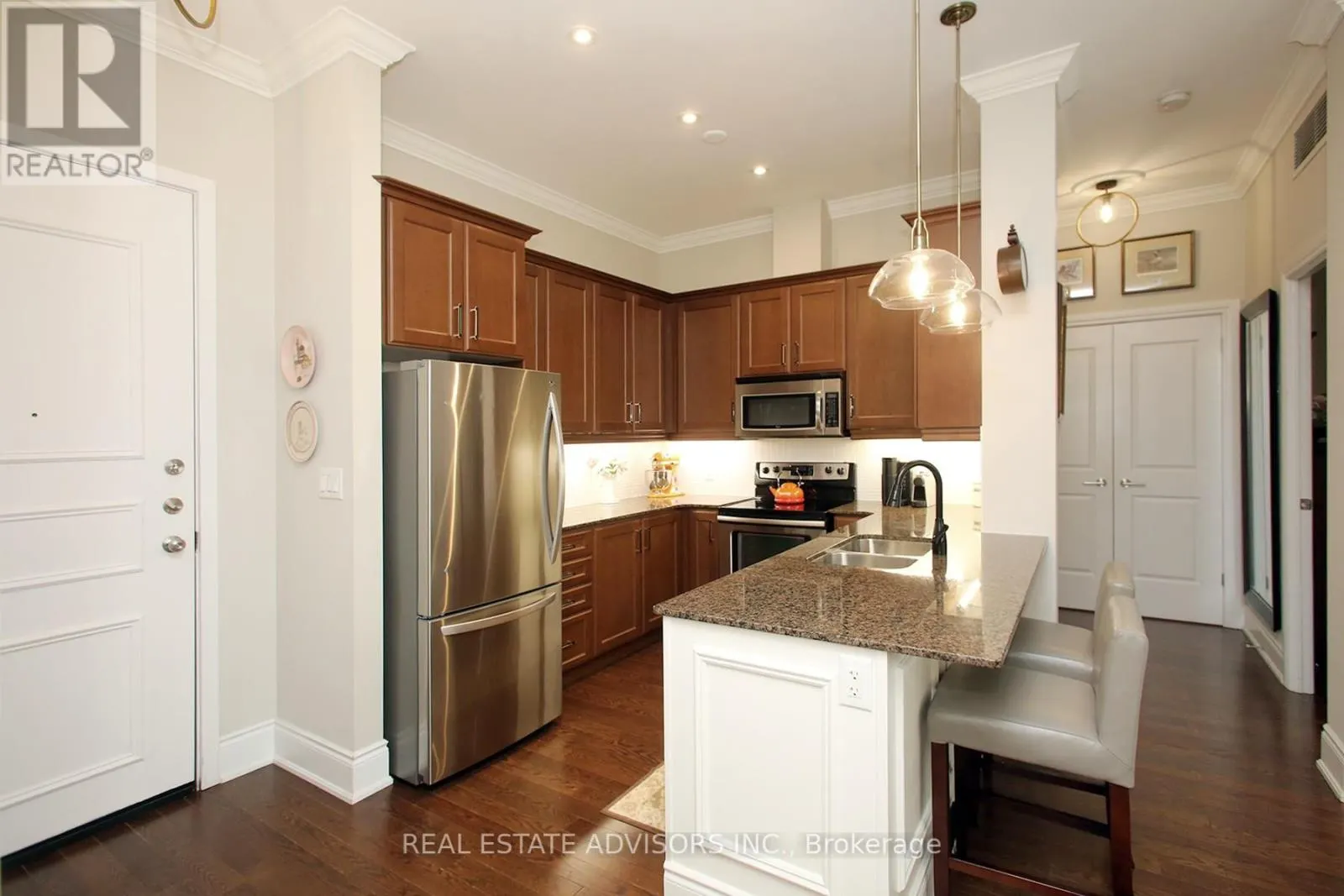 PH642 - 281 WOODBRIDGE AVENUE