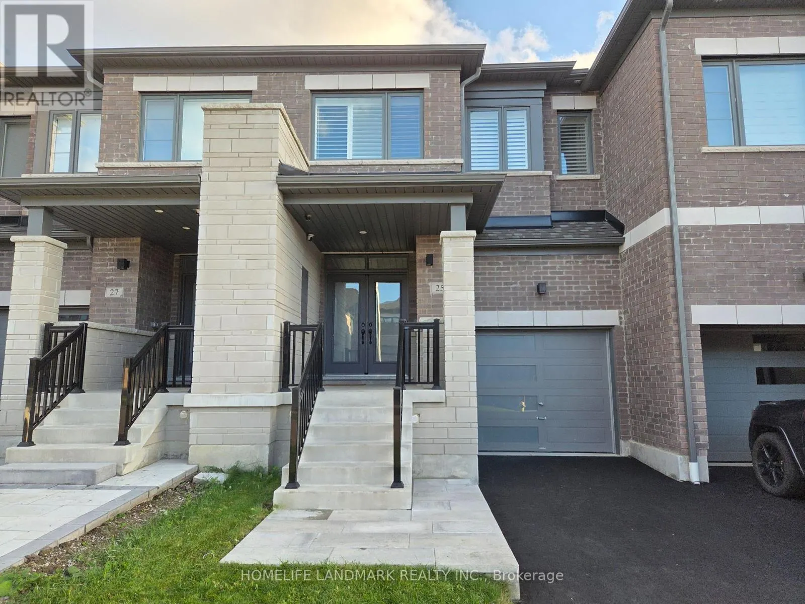 25 MARKVIEW ROAD