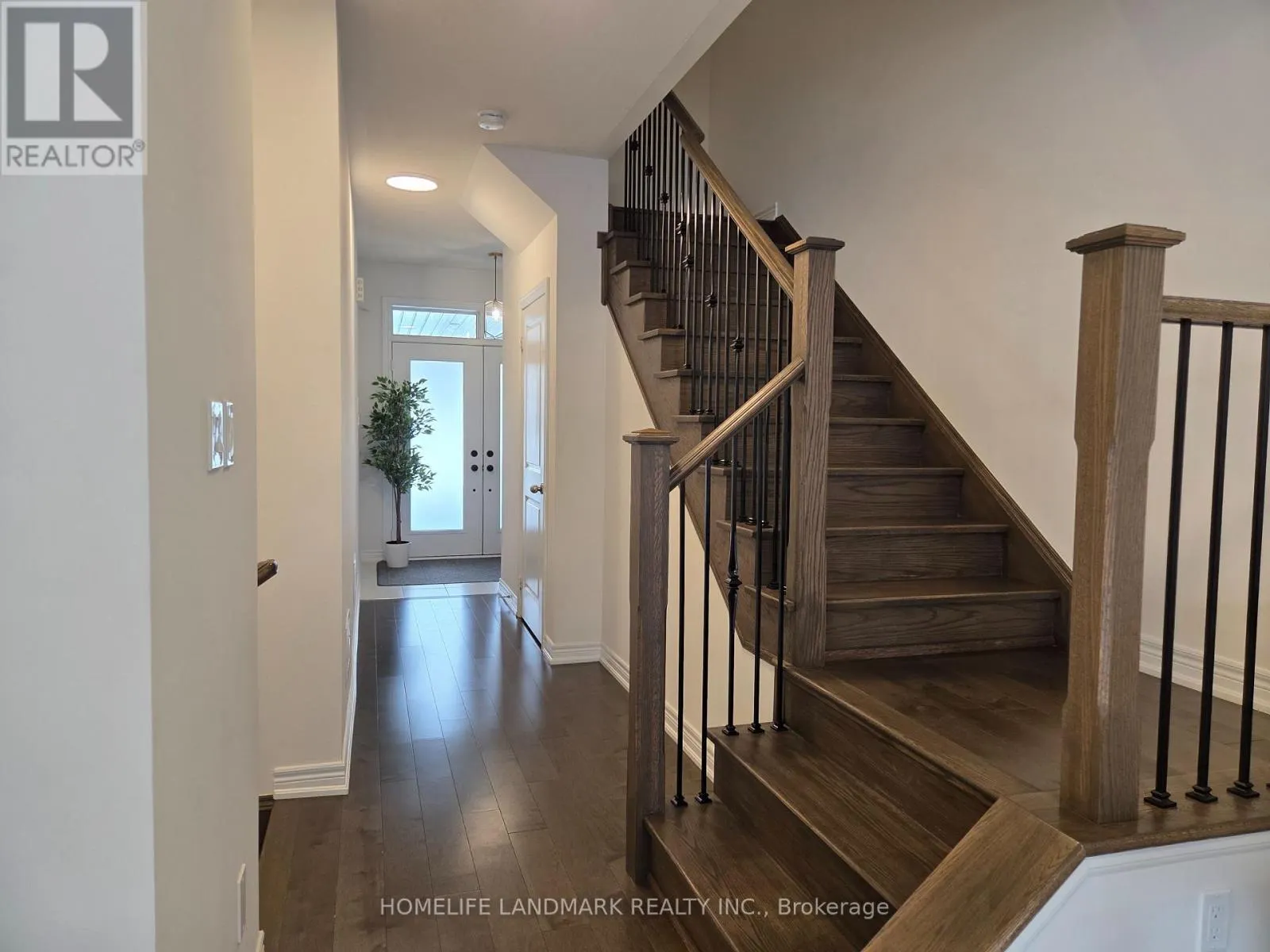 25 MARKVIEW ROAD