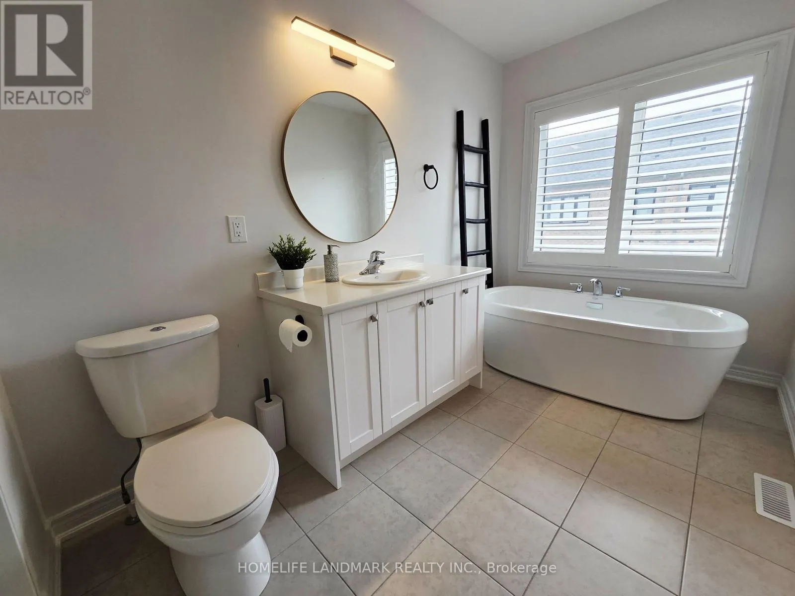 25 MARKVIEW ROAD
