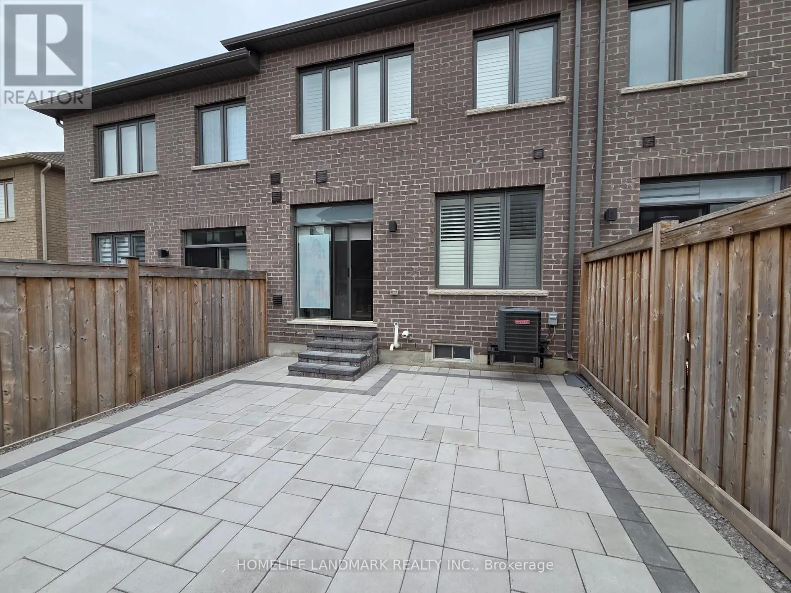 25 MARKVIEW ROAD