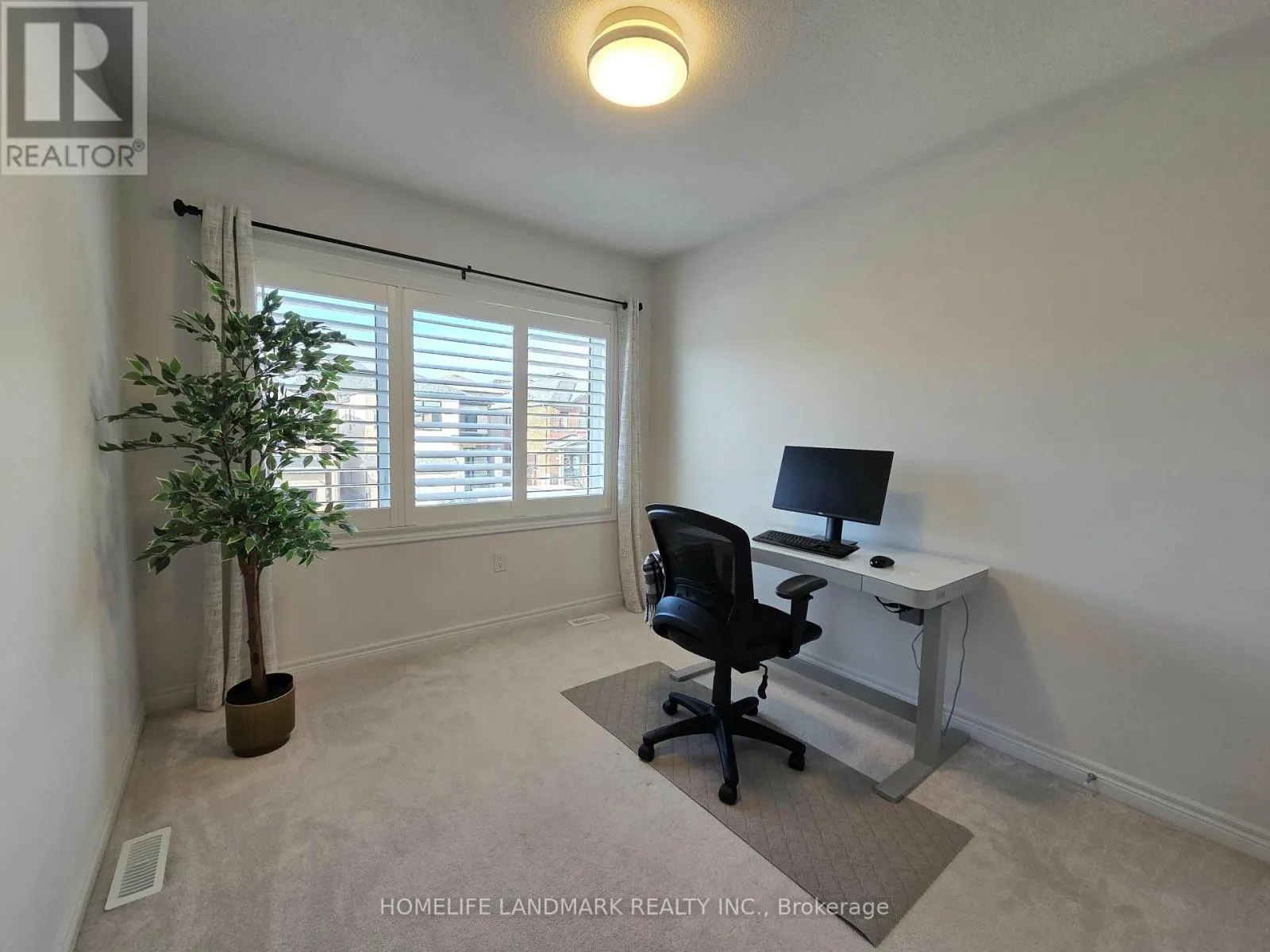 25 MARKVIEW ROAD