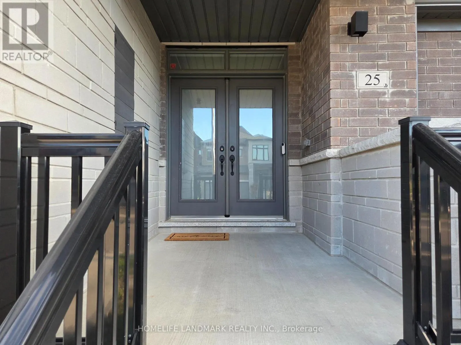 25 MARKVIEW ROAD