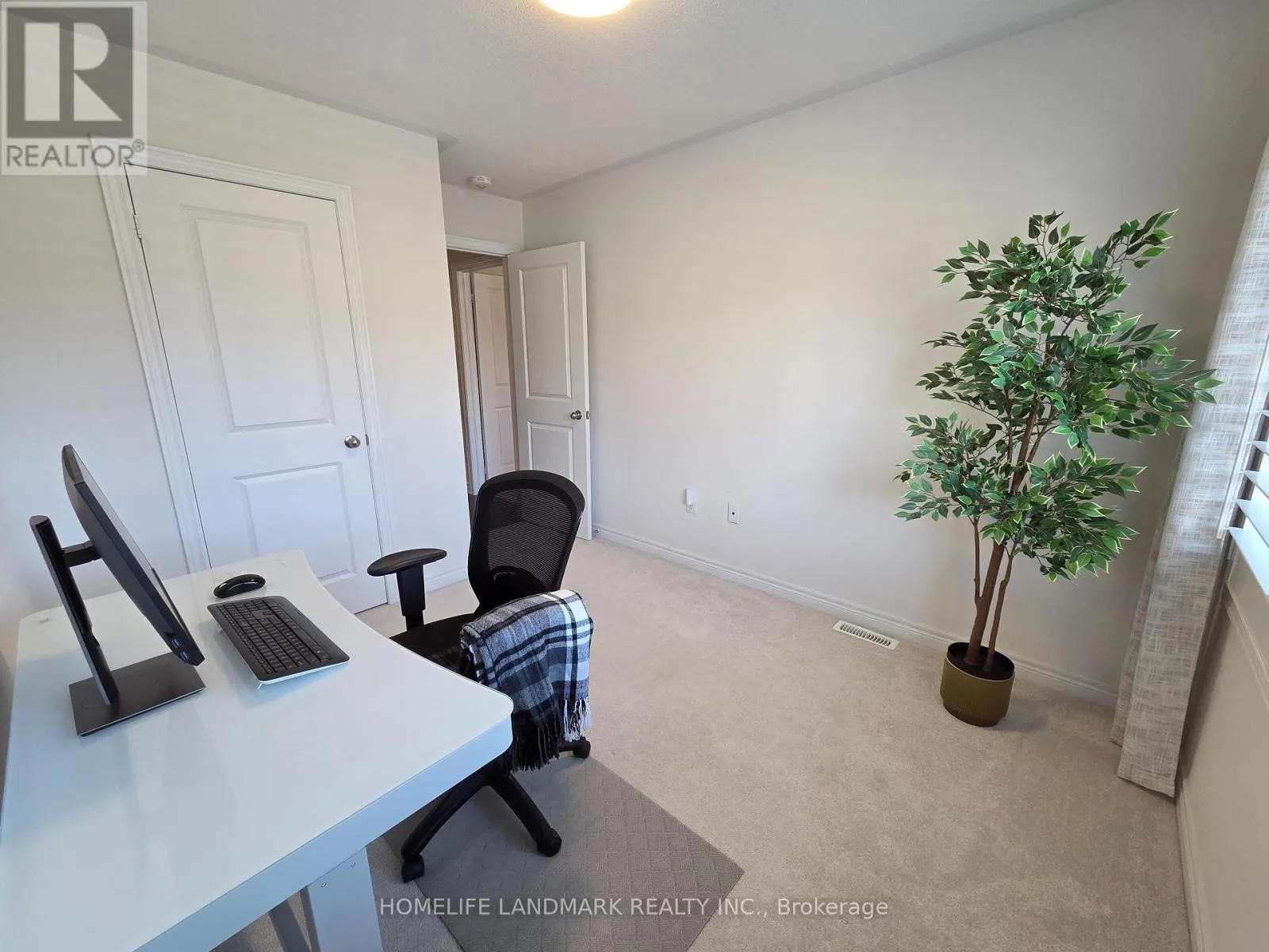 25 MARKVIEW ROAD