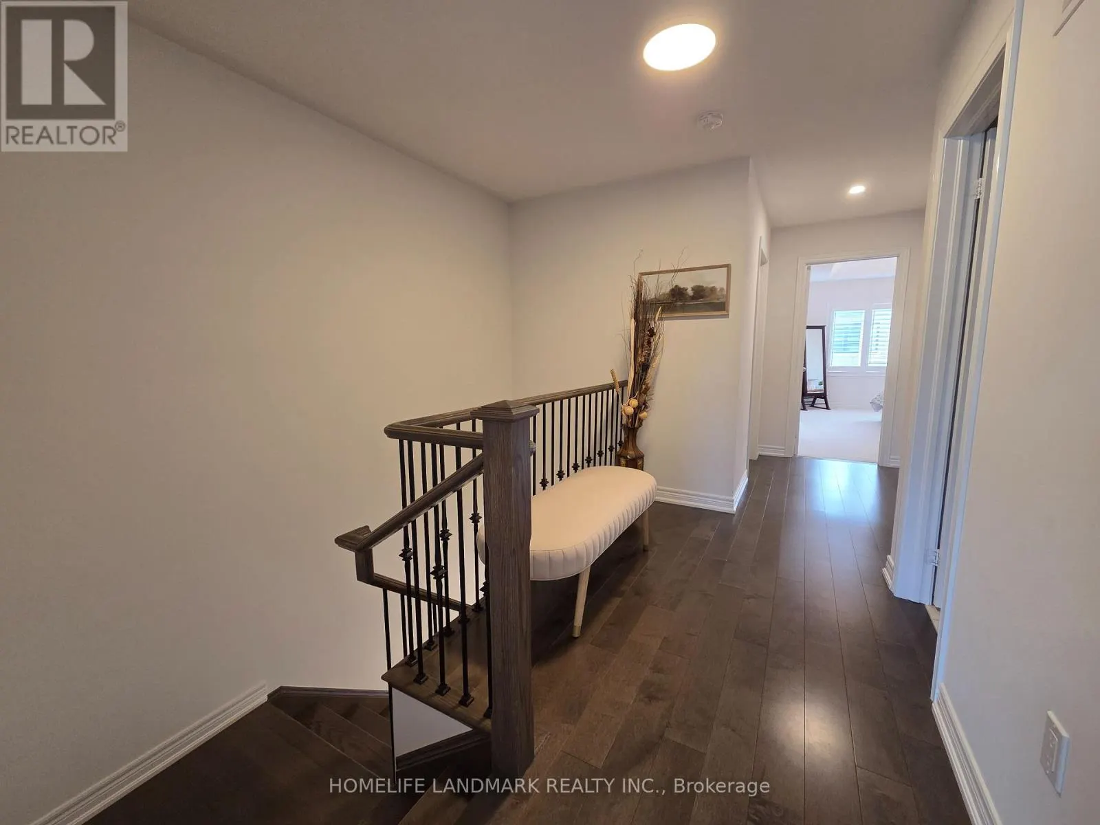 25 MARKVIEW ROAD