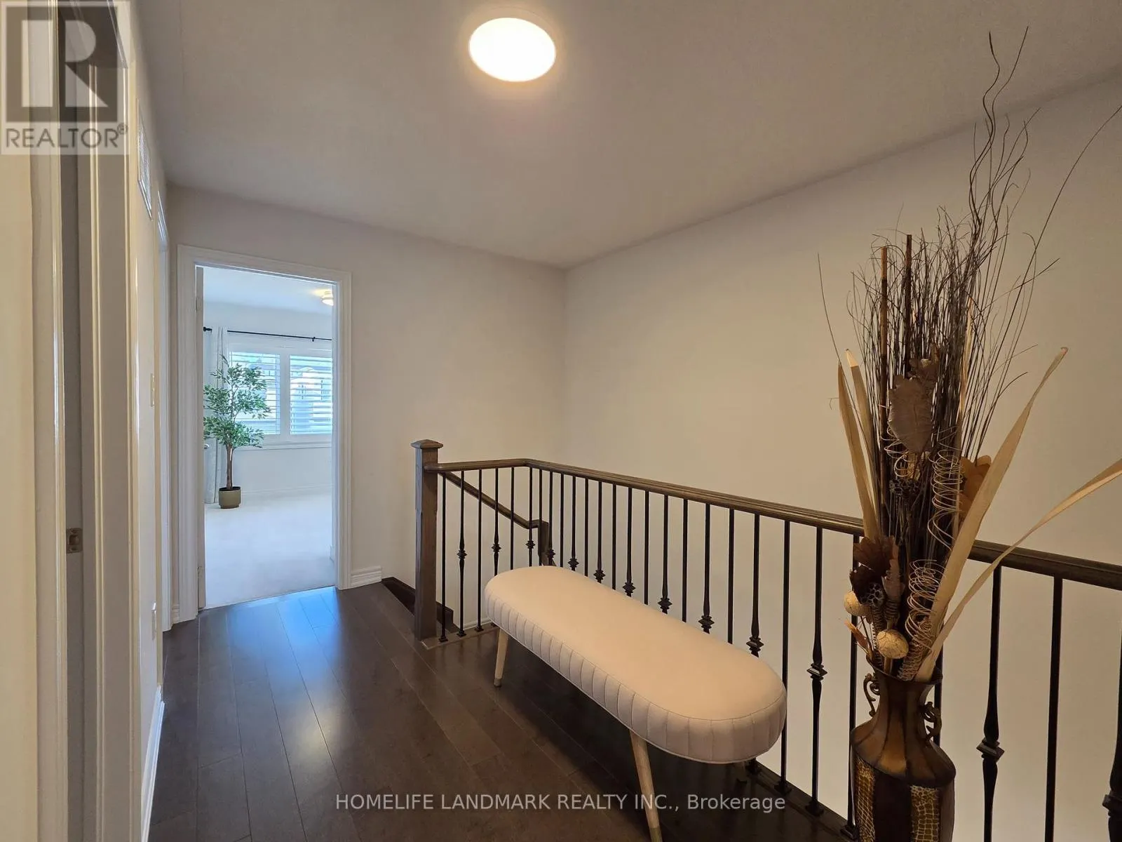 25 MARKVIEW ROAD