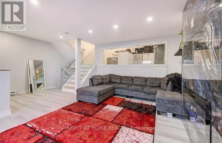24 SPRINGFAIR AVENUE