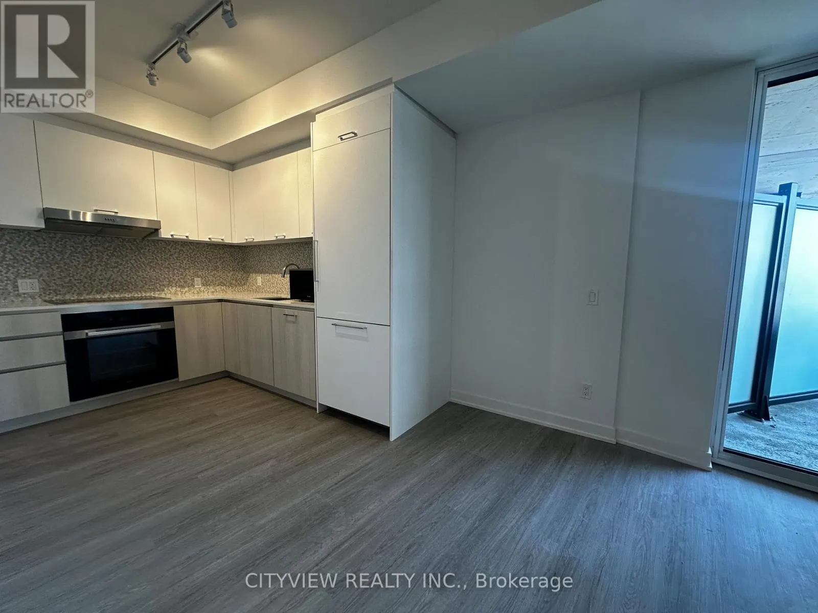 233 - 8188 YONGE STREET