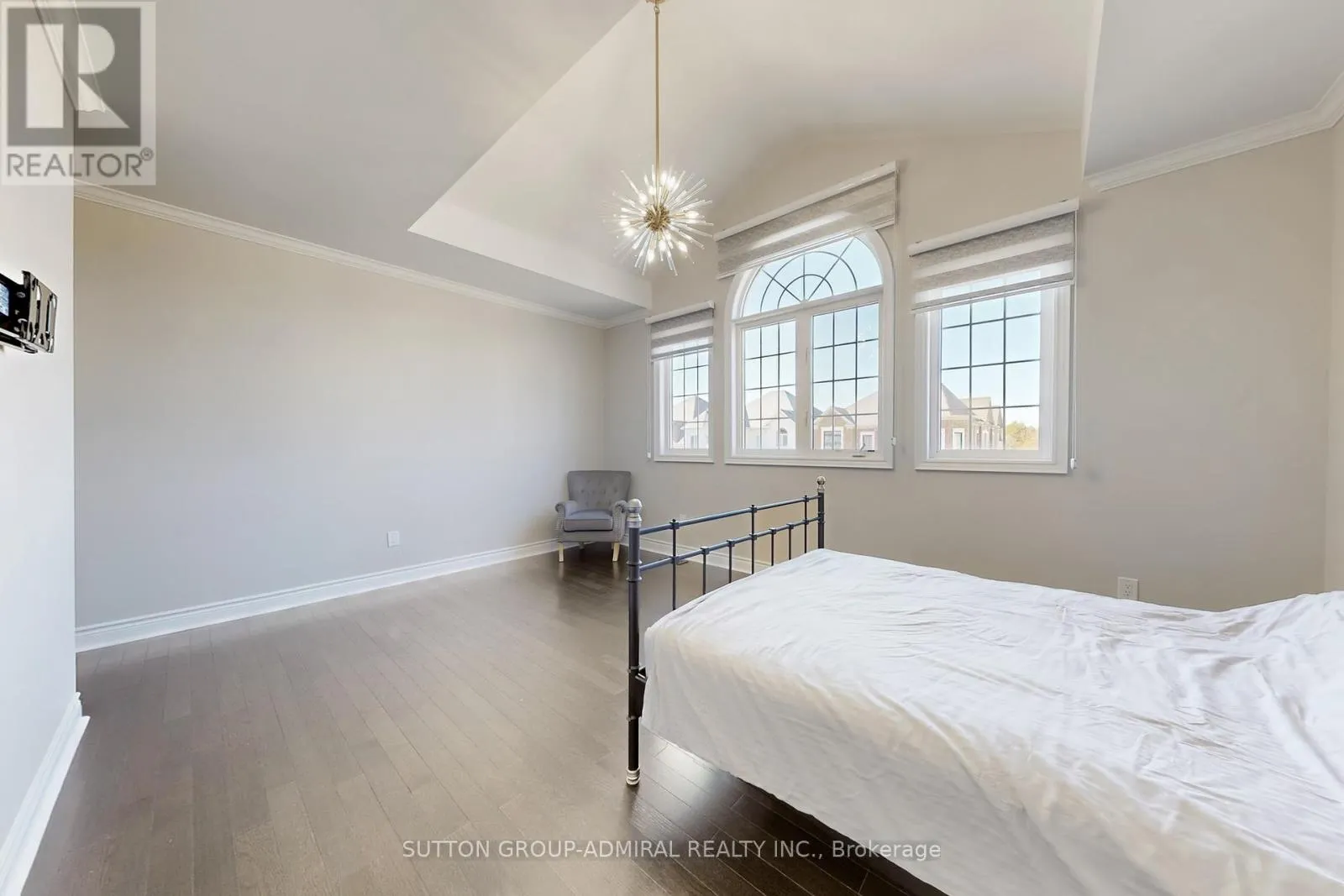 37 CEDARPOINT COURT