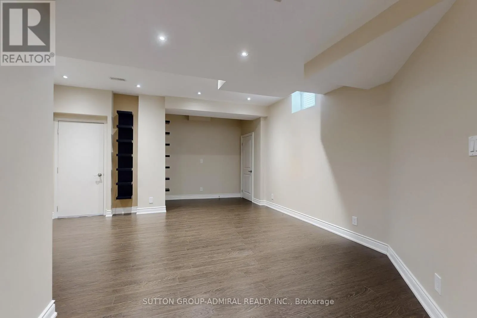 37 CEDARPOINT COURT
