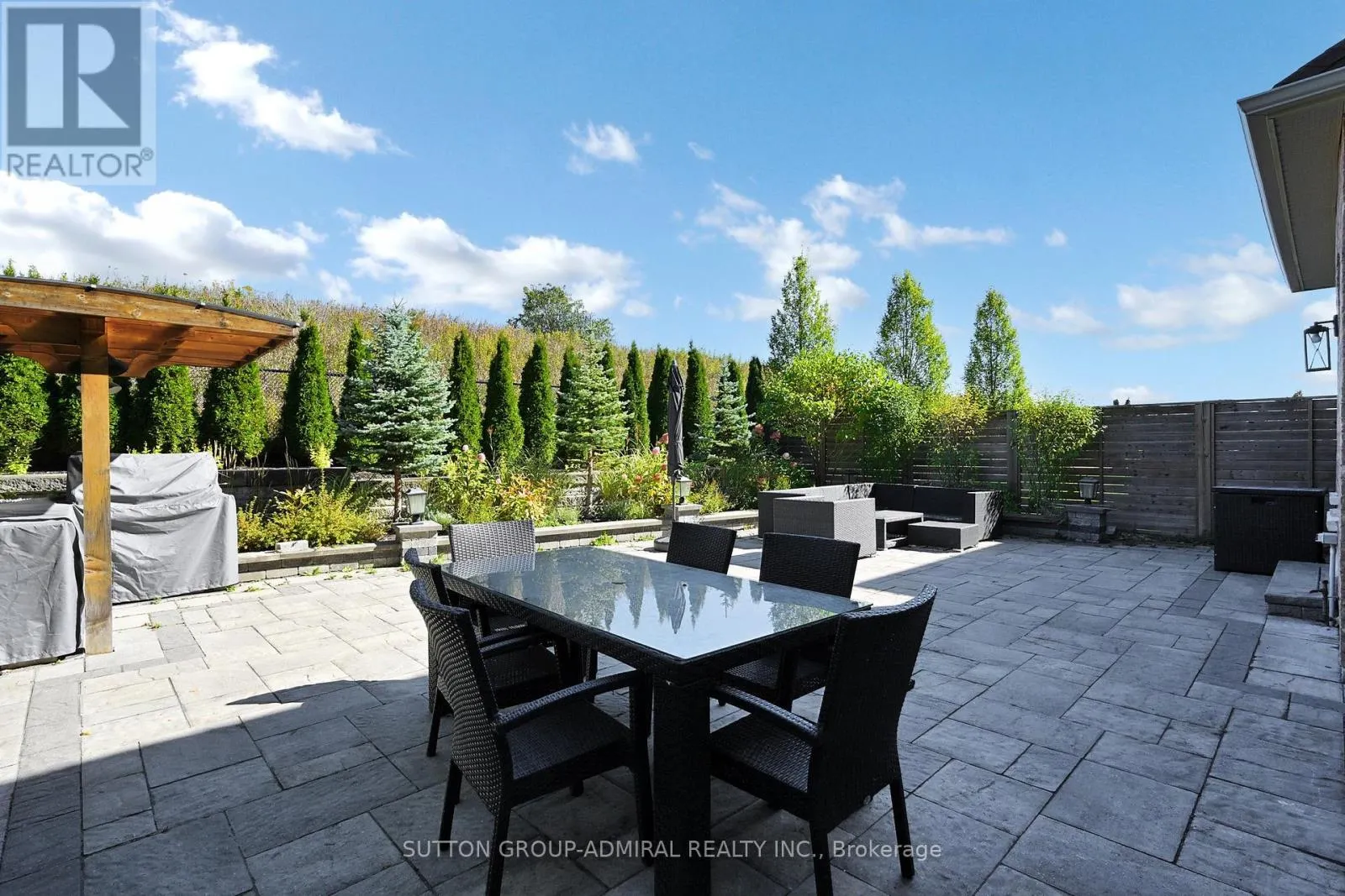 37 CEDARPOINT COURT