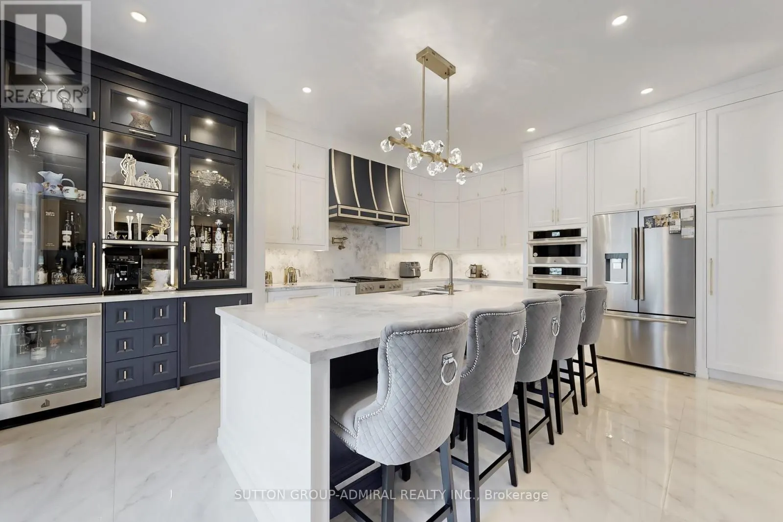 37 CEDARPOINT COURT