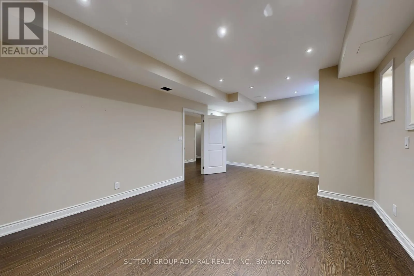 37 CEDARPOINT COURT