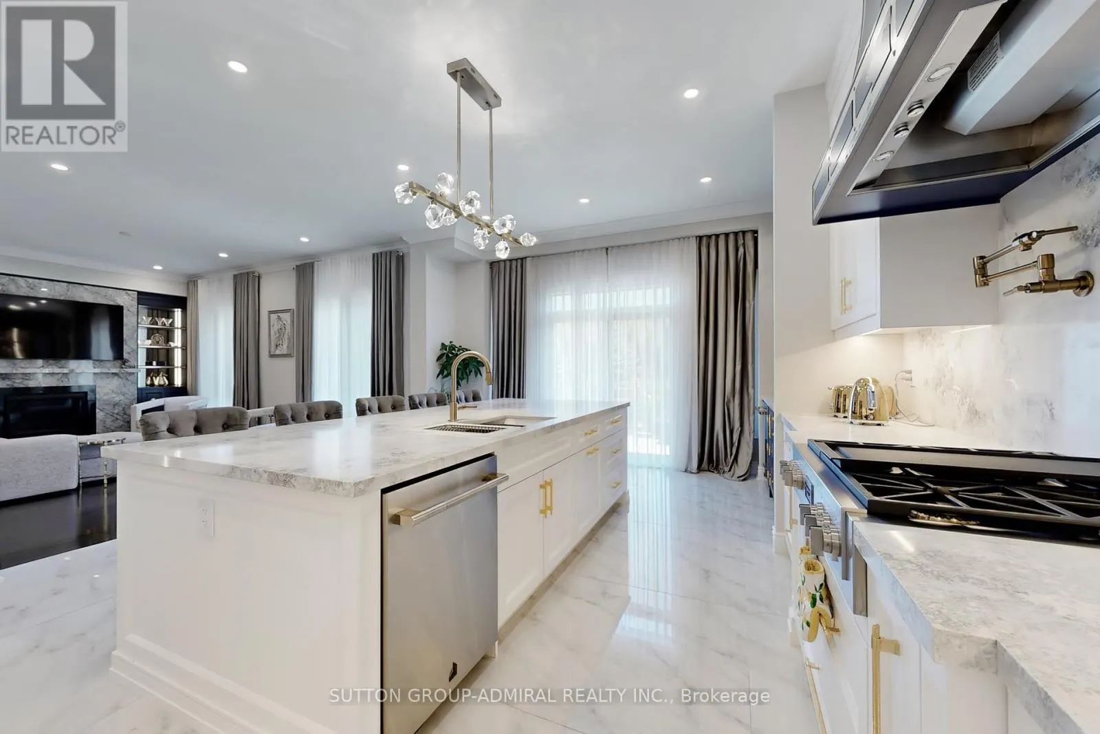37 CEDARPOINT COURT