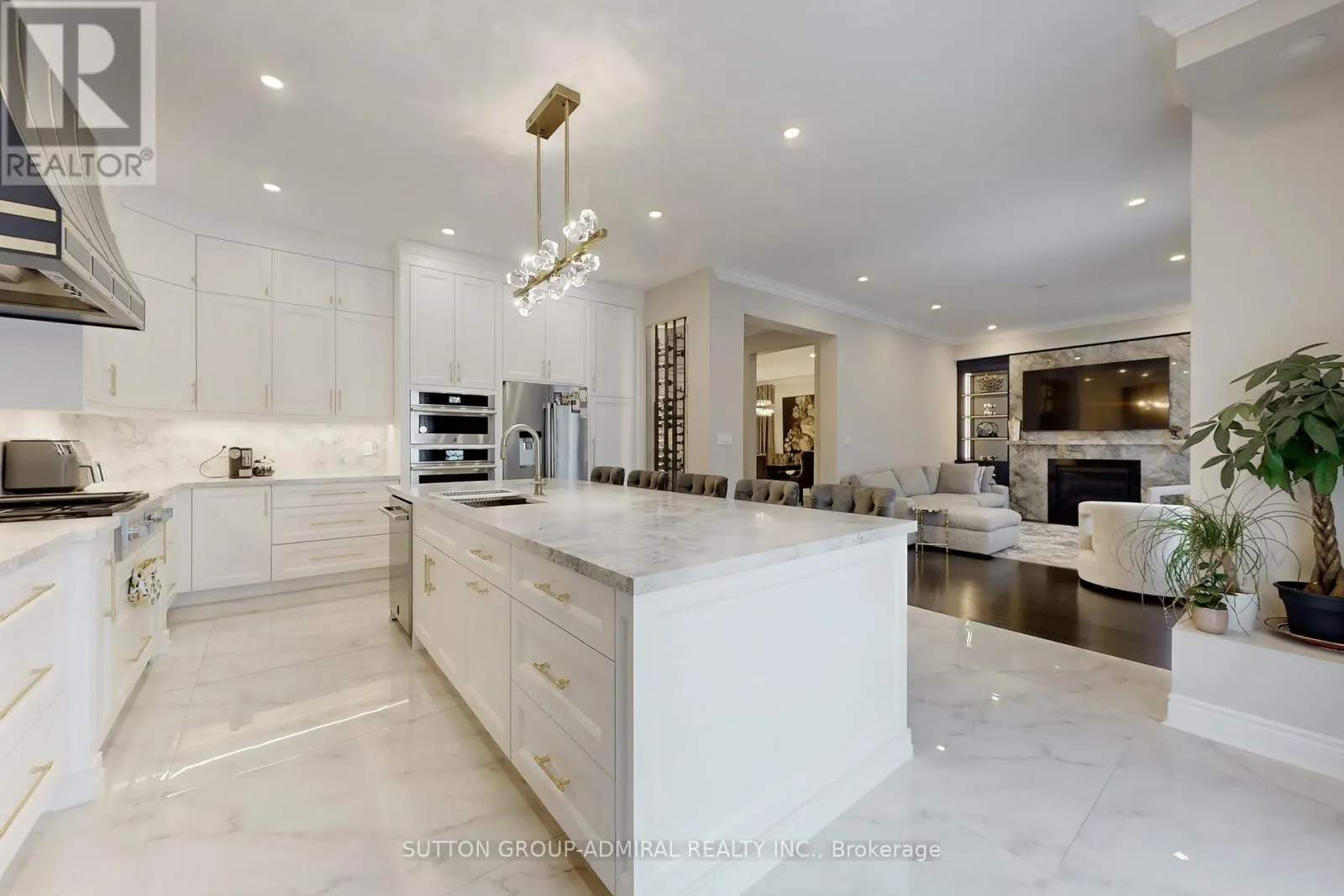 37 CEDARPOINT COURT