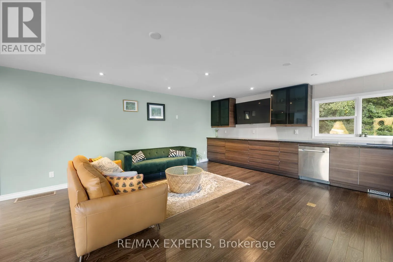 2821 MT ALBERT ROAD