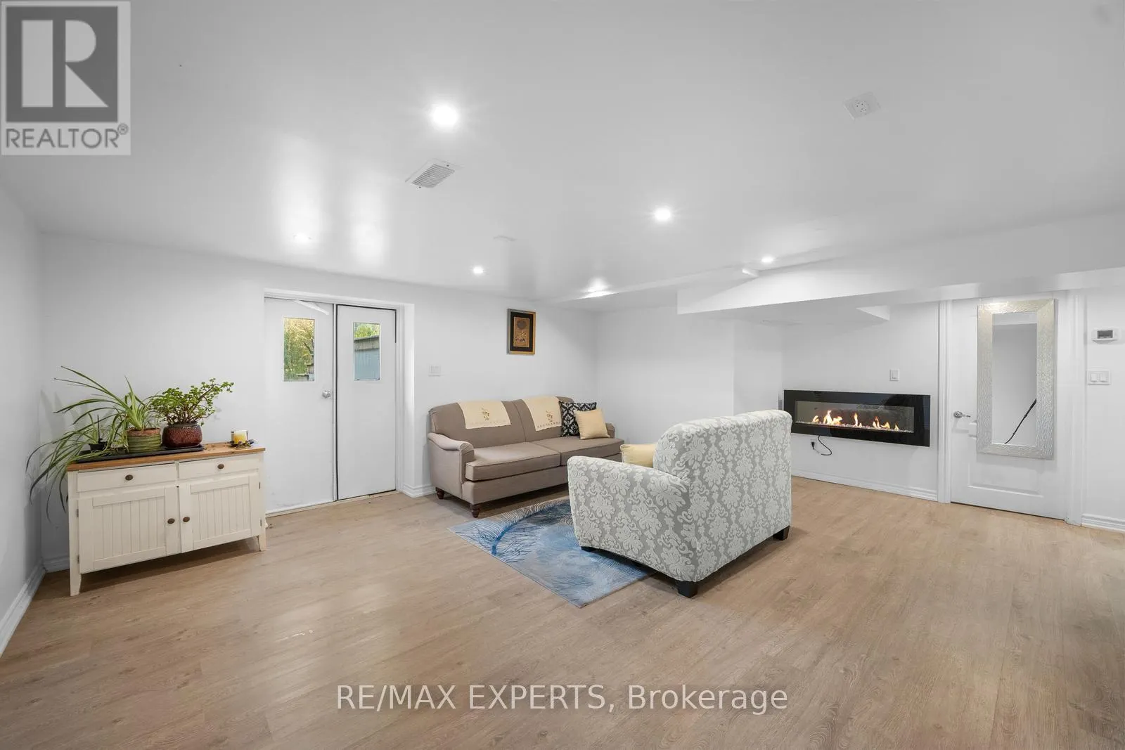 2821 MT ALBERT ROAD