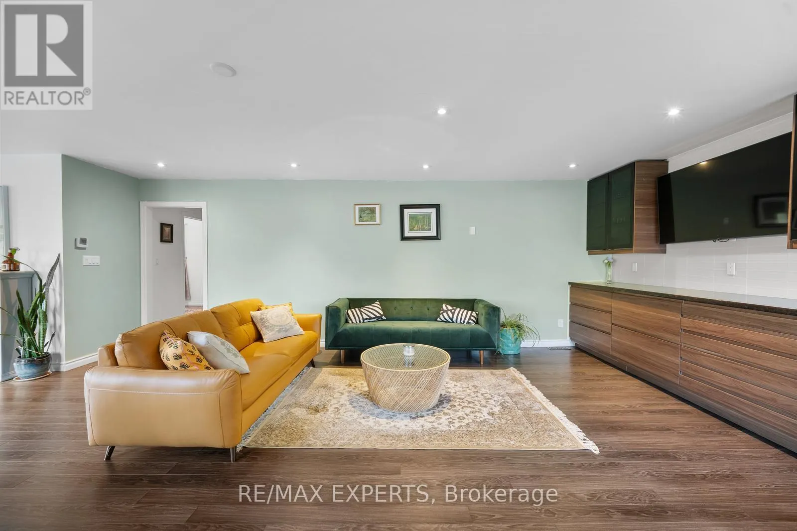 2821 MT ALBERT ROAD