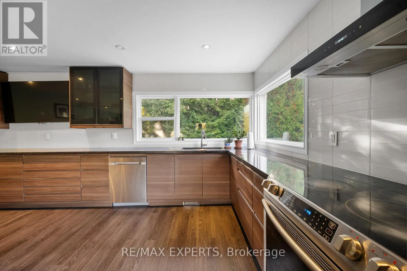 2821 MT ALBERT ROAD