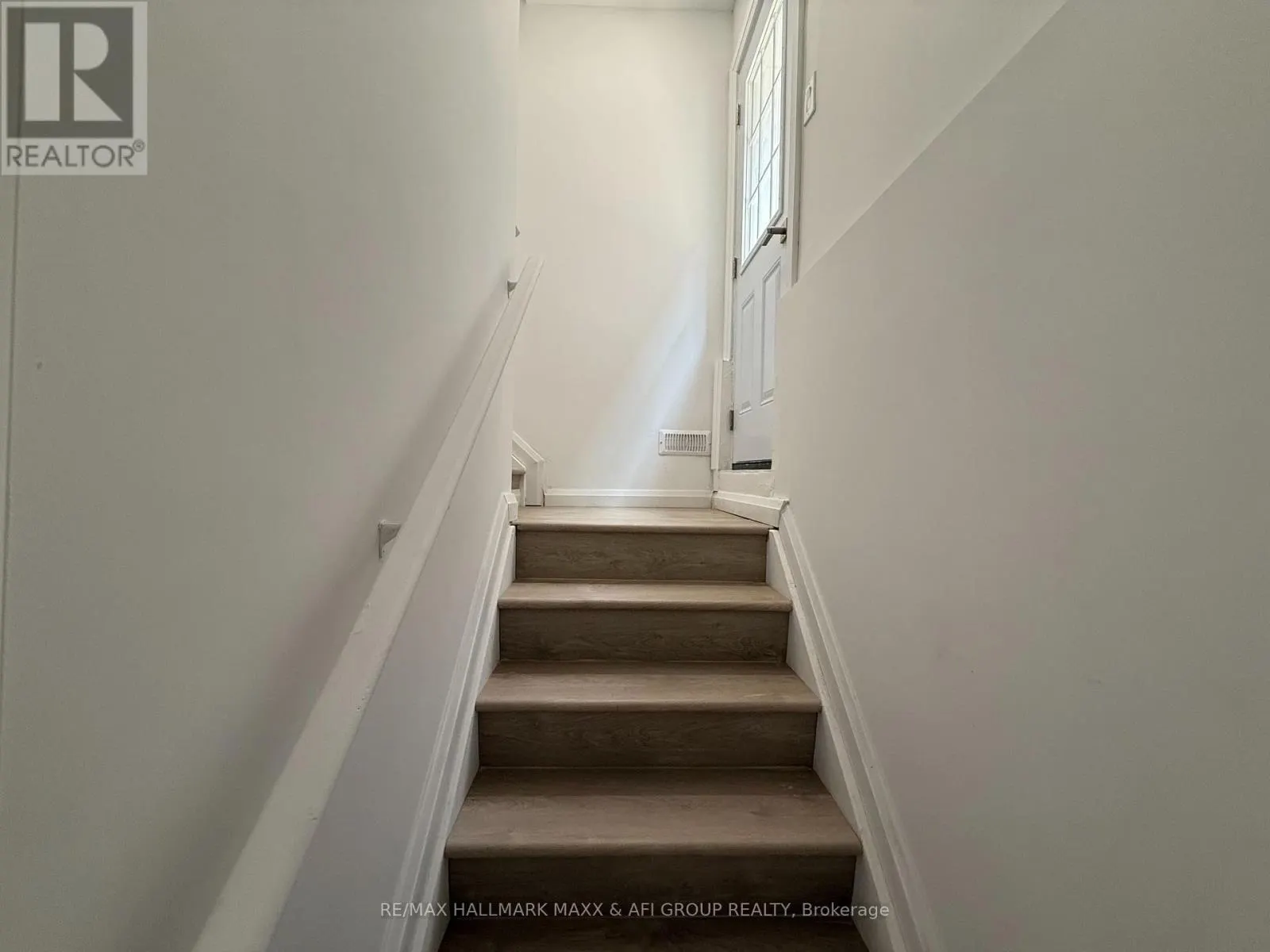 LOWER - 374 RITA'S AVENUE