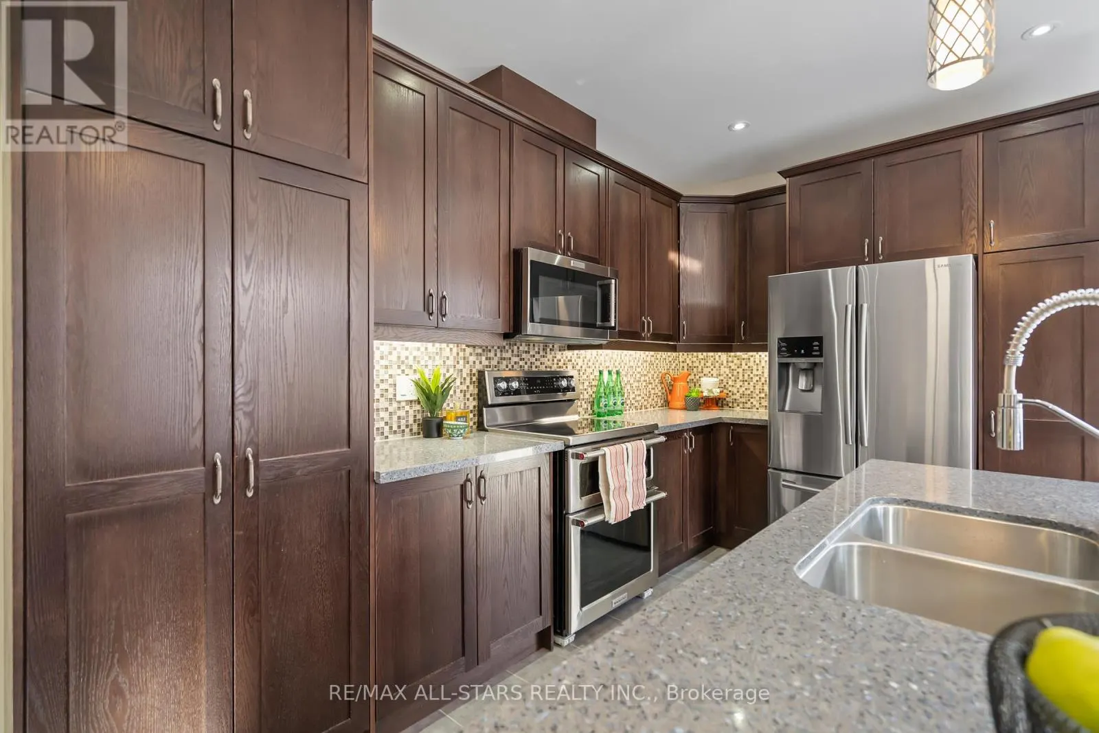 7 OS JAMES HUNT COURT
