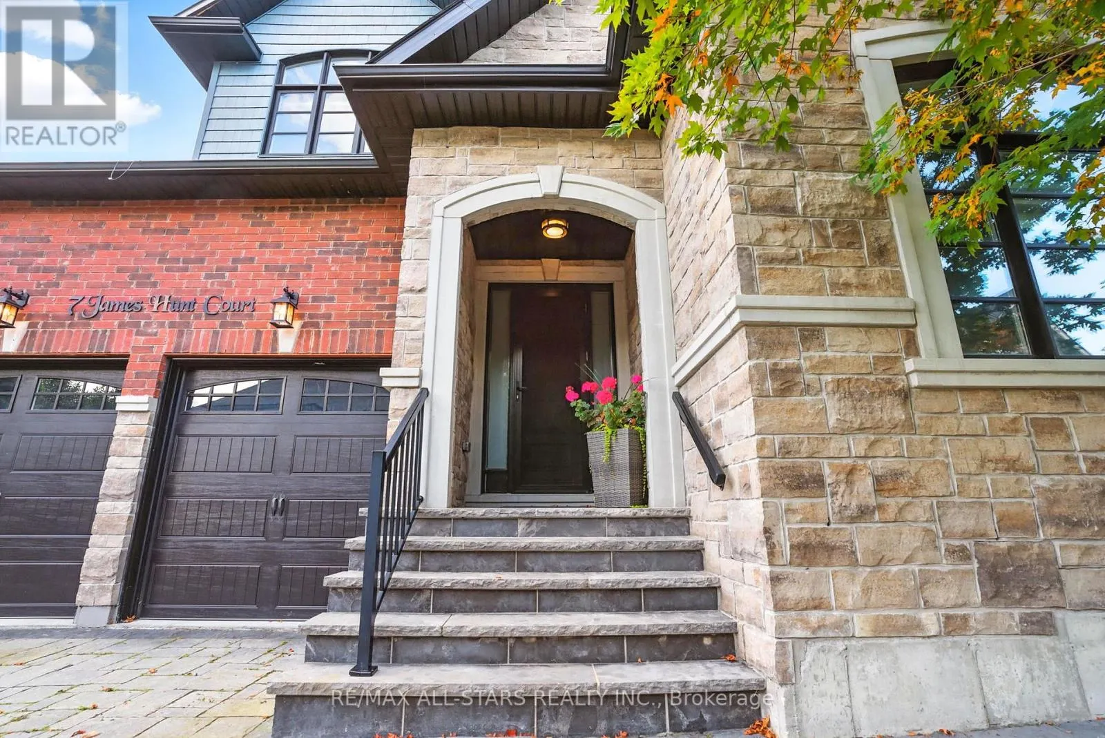 7 OS JAMES HUNT COURT