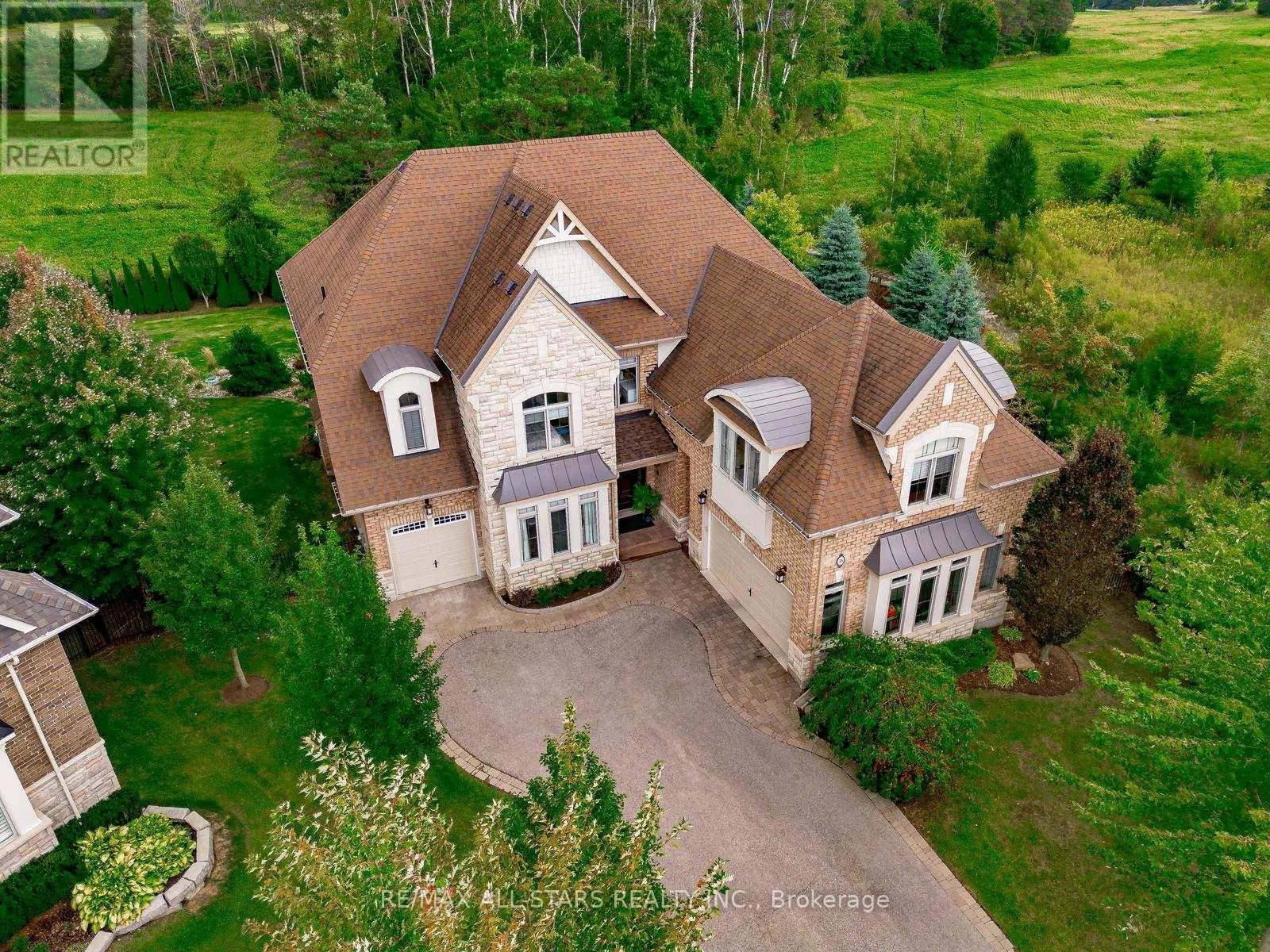 35 SOMER RUMM COURT