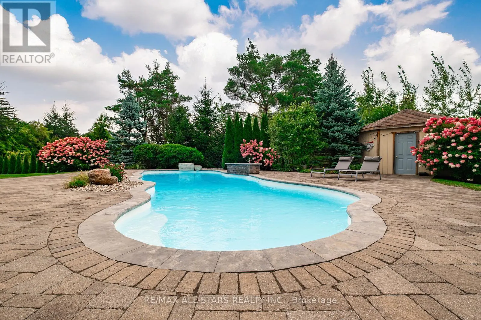 35 SOMER RUMM COURT