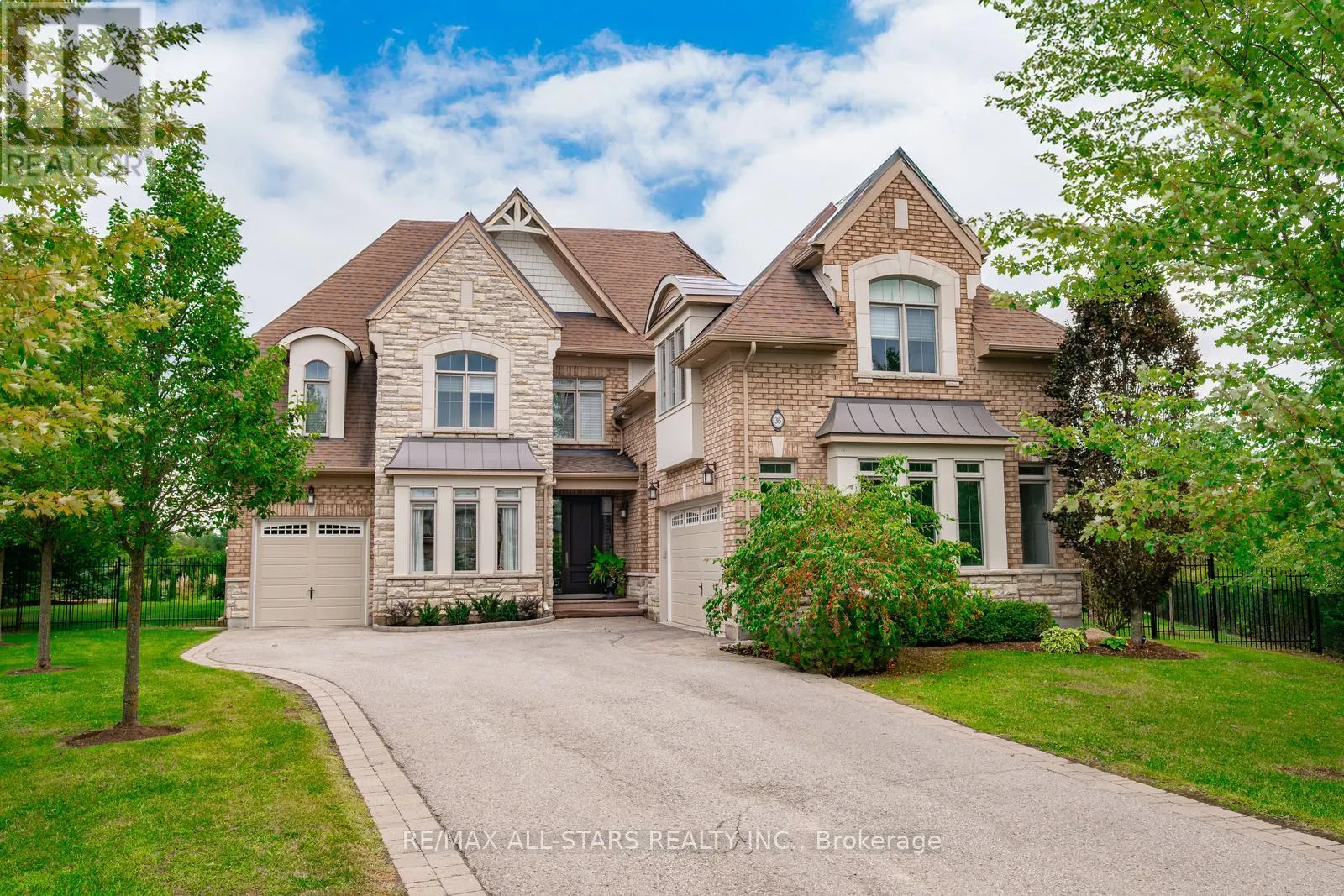 35 SOMER RUMM COURT