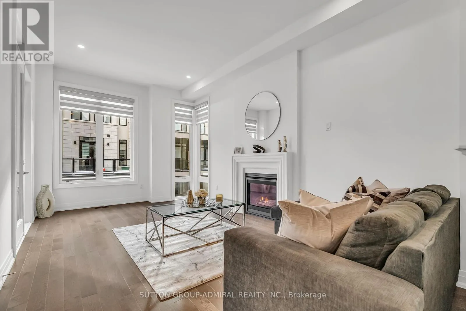 34 GLOBEMASTER LANE S