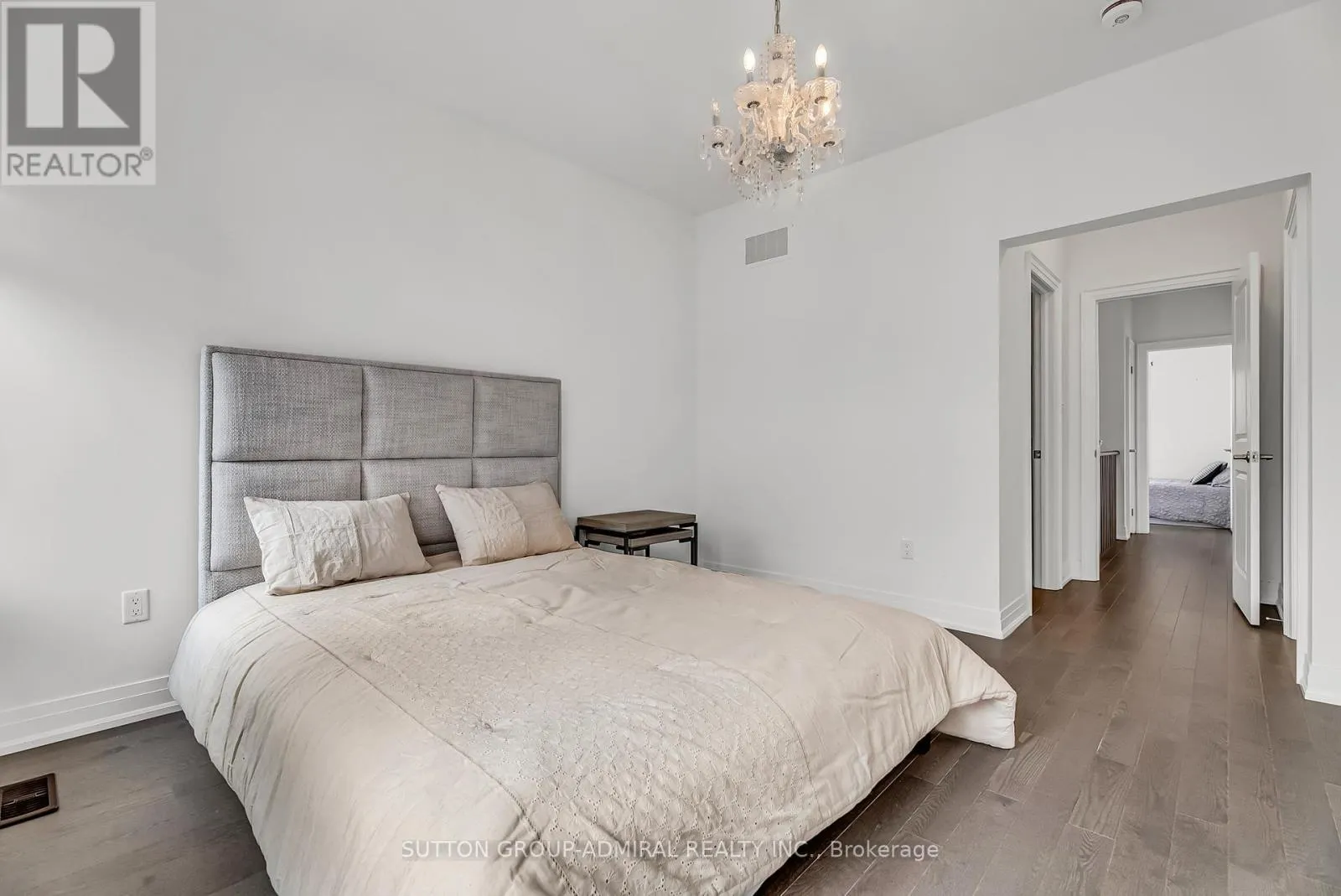 34 GLOBEMASTER LANE S