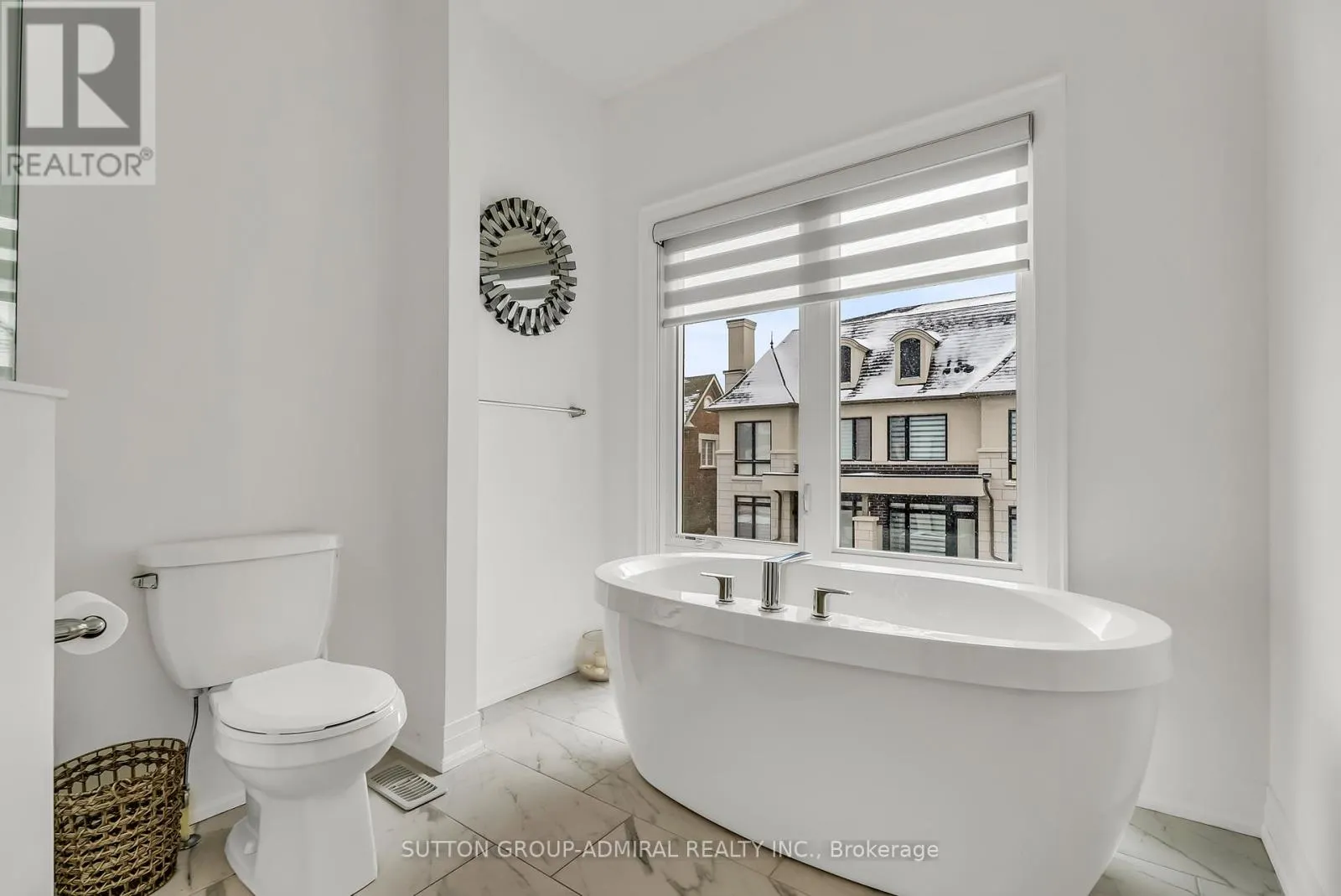 34 GLOBEMASTER LANE S