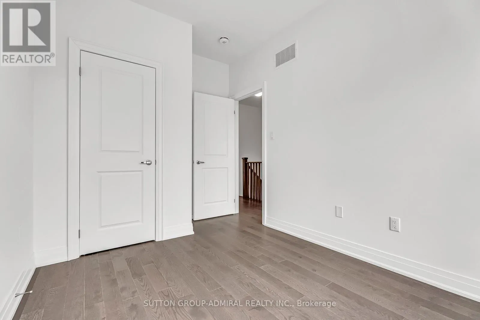 34 GLOBEMASTER LANE S