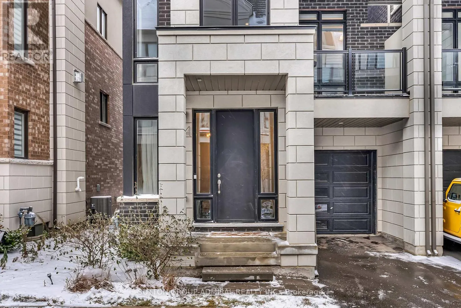 34 GLOBEMASTER LANE S