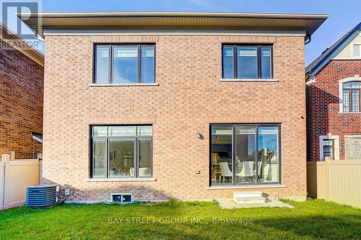 50 BOTELHO CIRCLE W