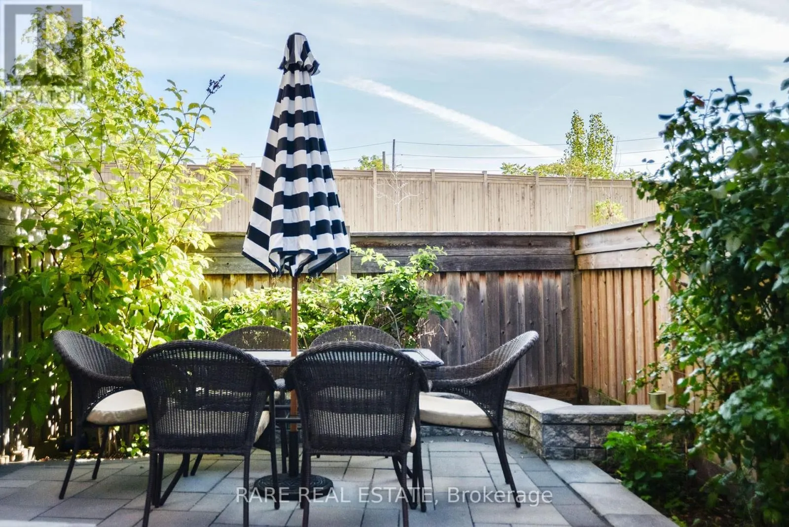 35 - 10 PORTER AVENUE W