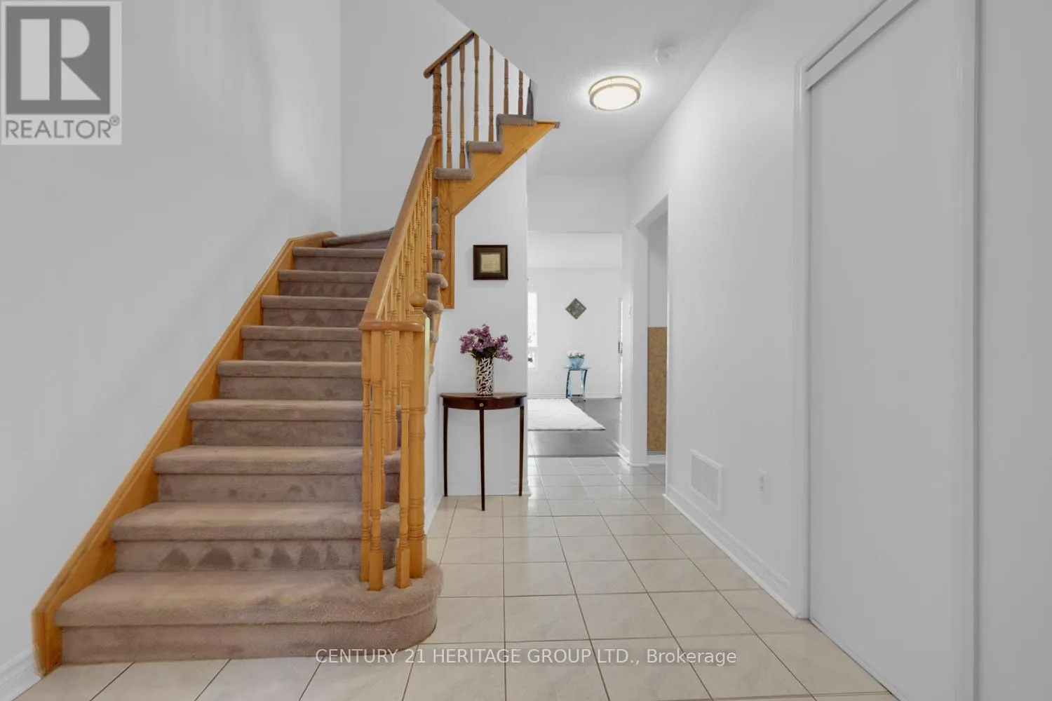 UPPER - 431 CARRUTHERS AVENUE