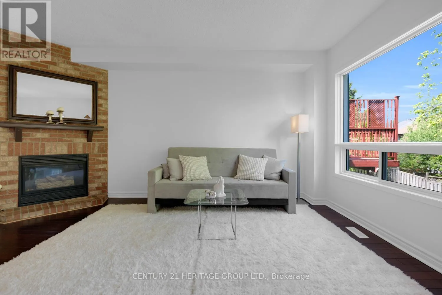 UPPER - 431 CARRUTHERS AVENUE