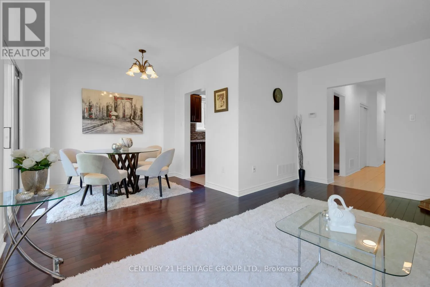 UPPER - 431 CARRUTHERS AVENUE