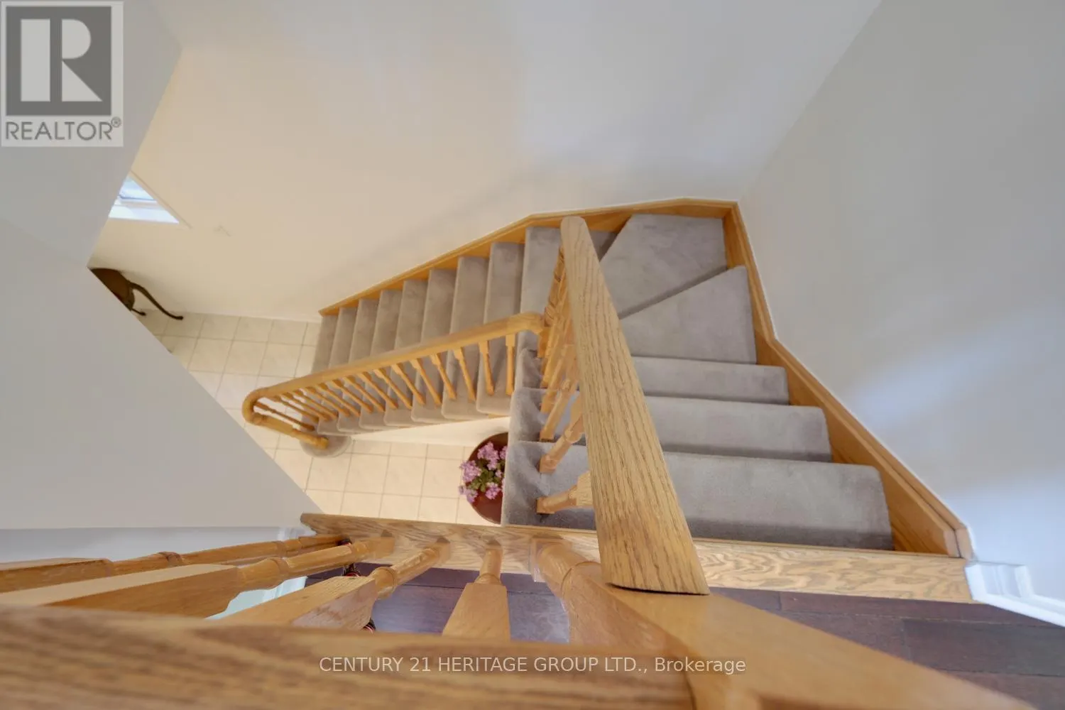 UPPER - 431 CARRUTHERS AVENUE