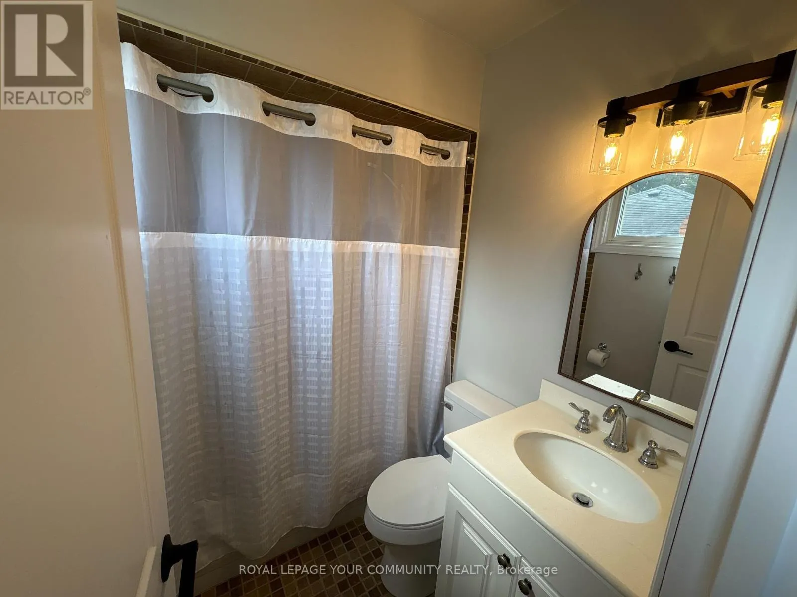 370 ERIN TRAIL