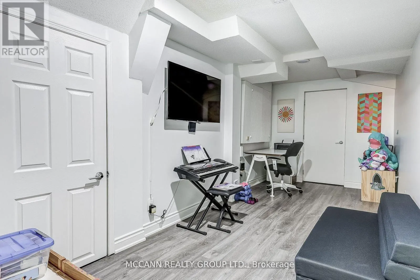 93 REVELSTOKE CRESCENT