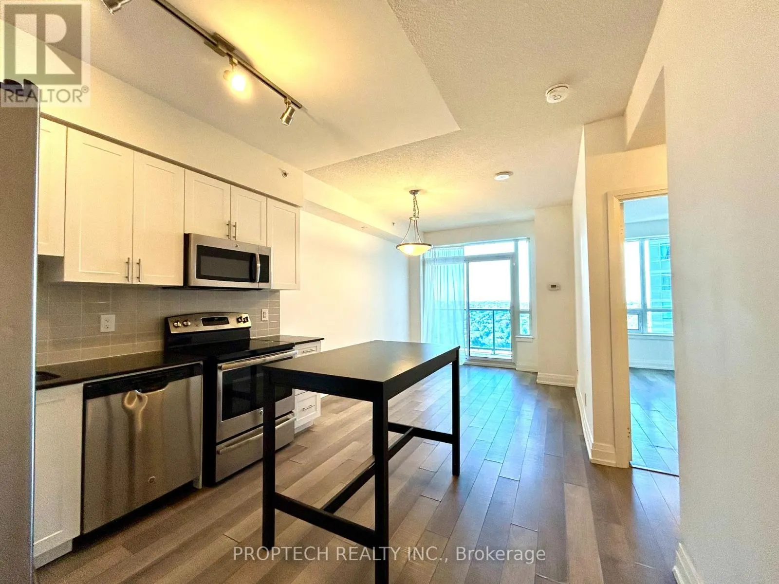 1911 - 7165 YONGE STREET