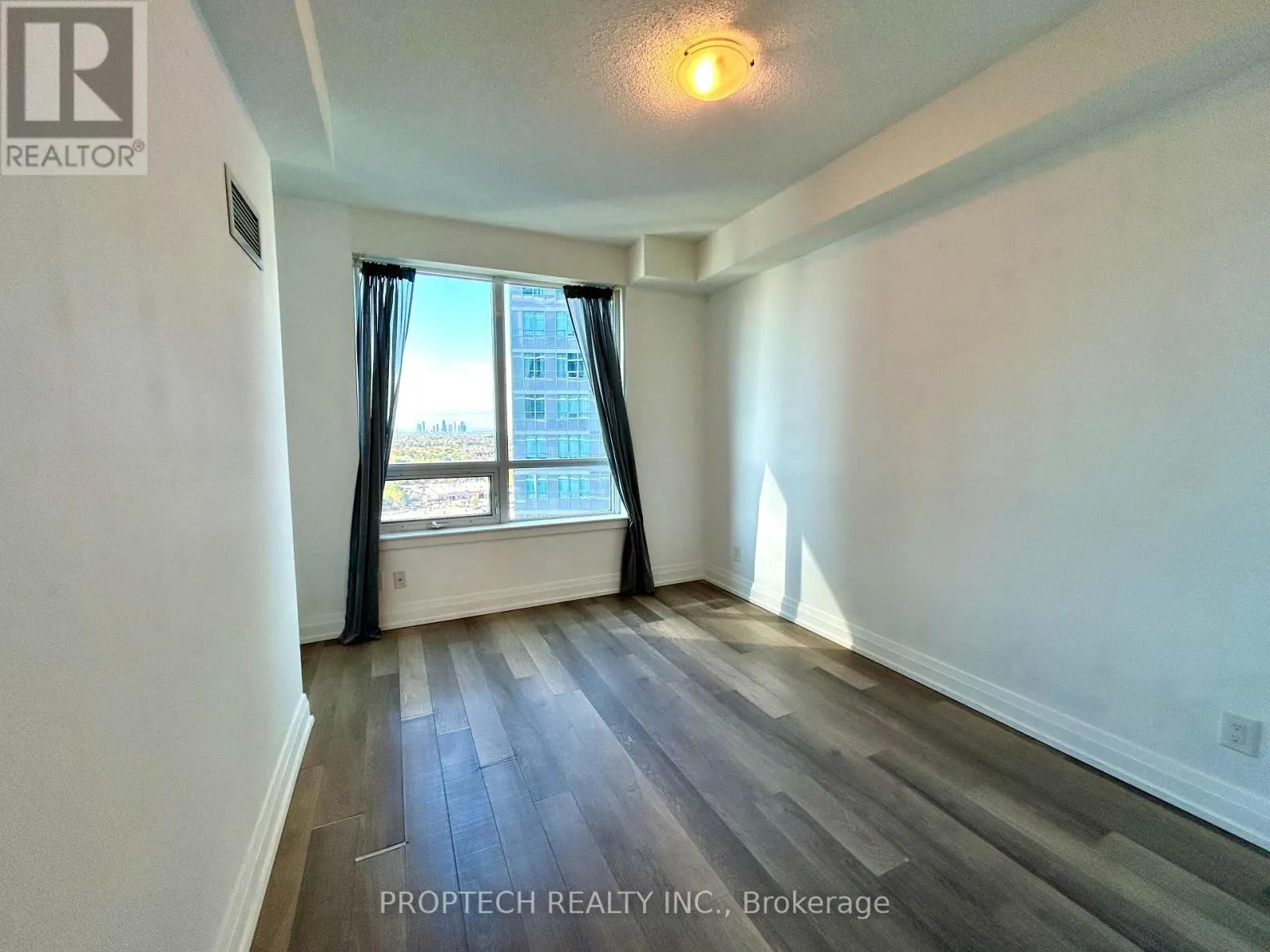 1911 - 7165 YONGE STREET
