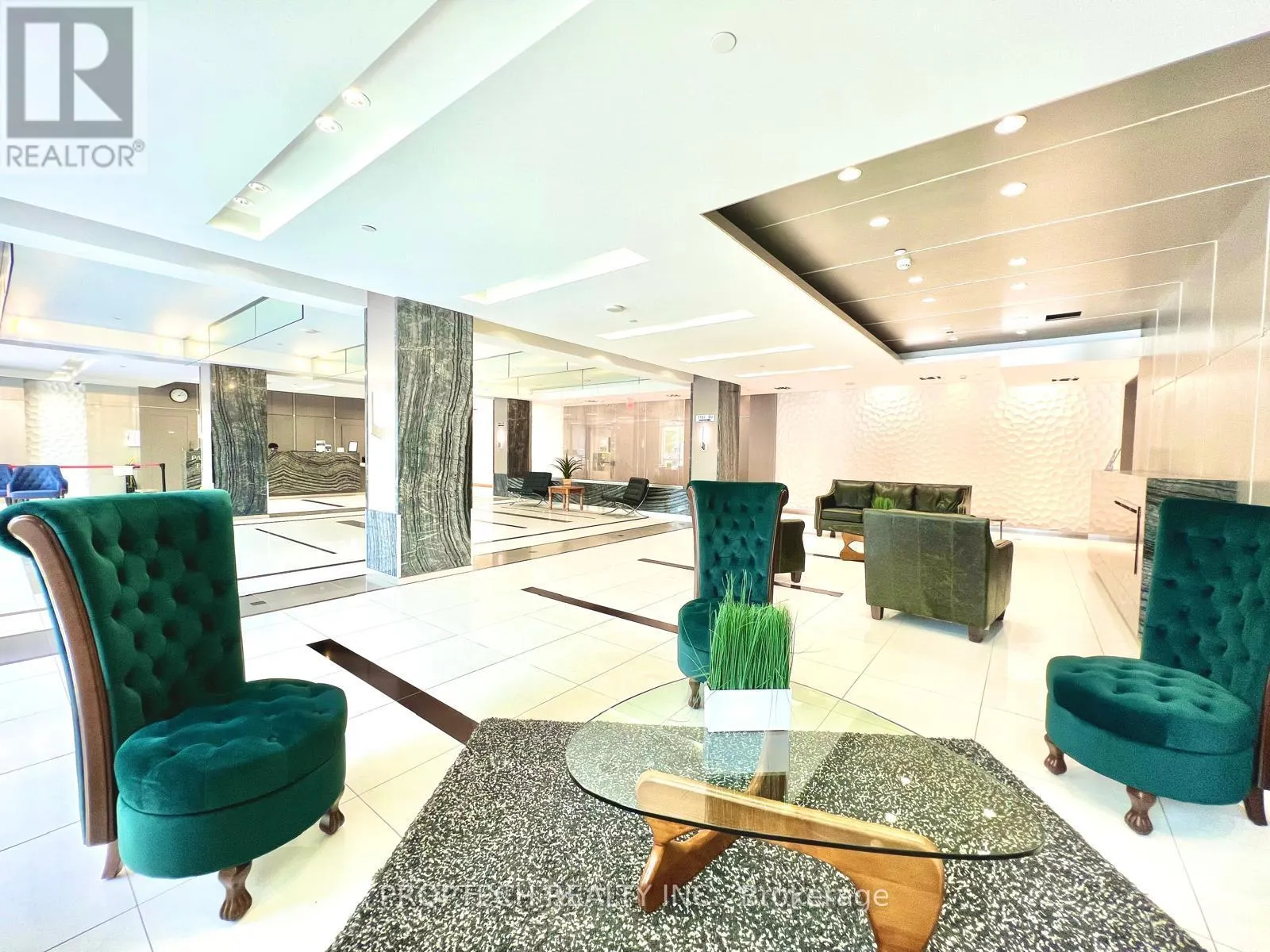 1911 - 7165 YONGE STREET