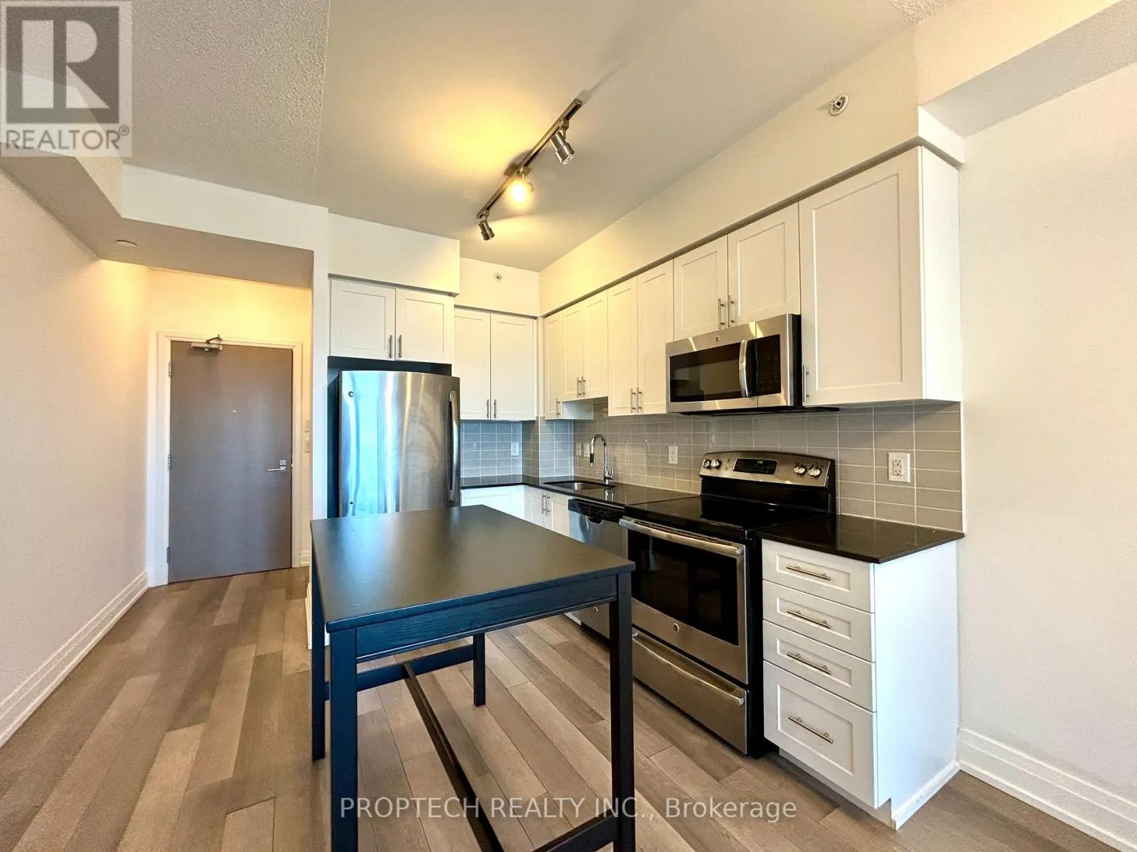 1911 - 7165 YONGE STREET