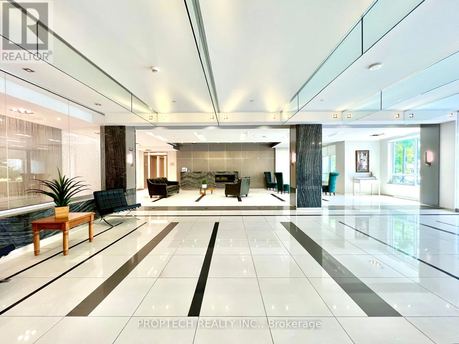 1911 - 7165 YONGE STREET