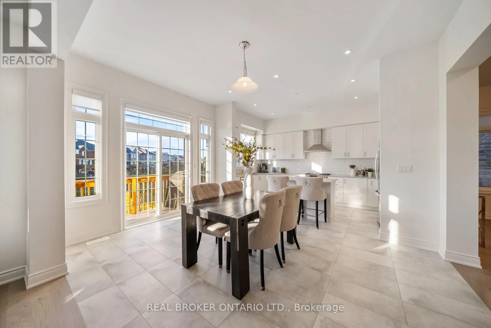 58 MEADOW VISTA CRESCENT