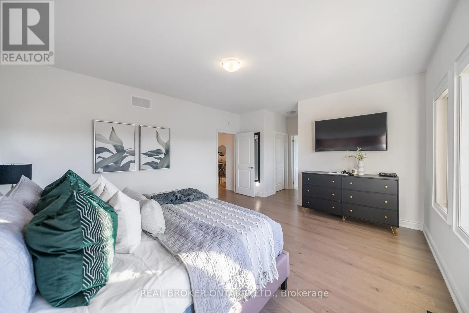 58 MEADOW VISTA CRESCENT