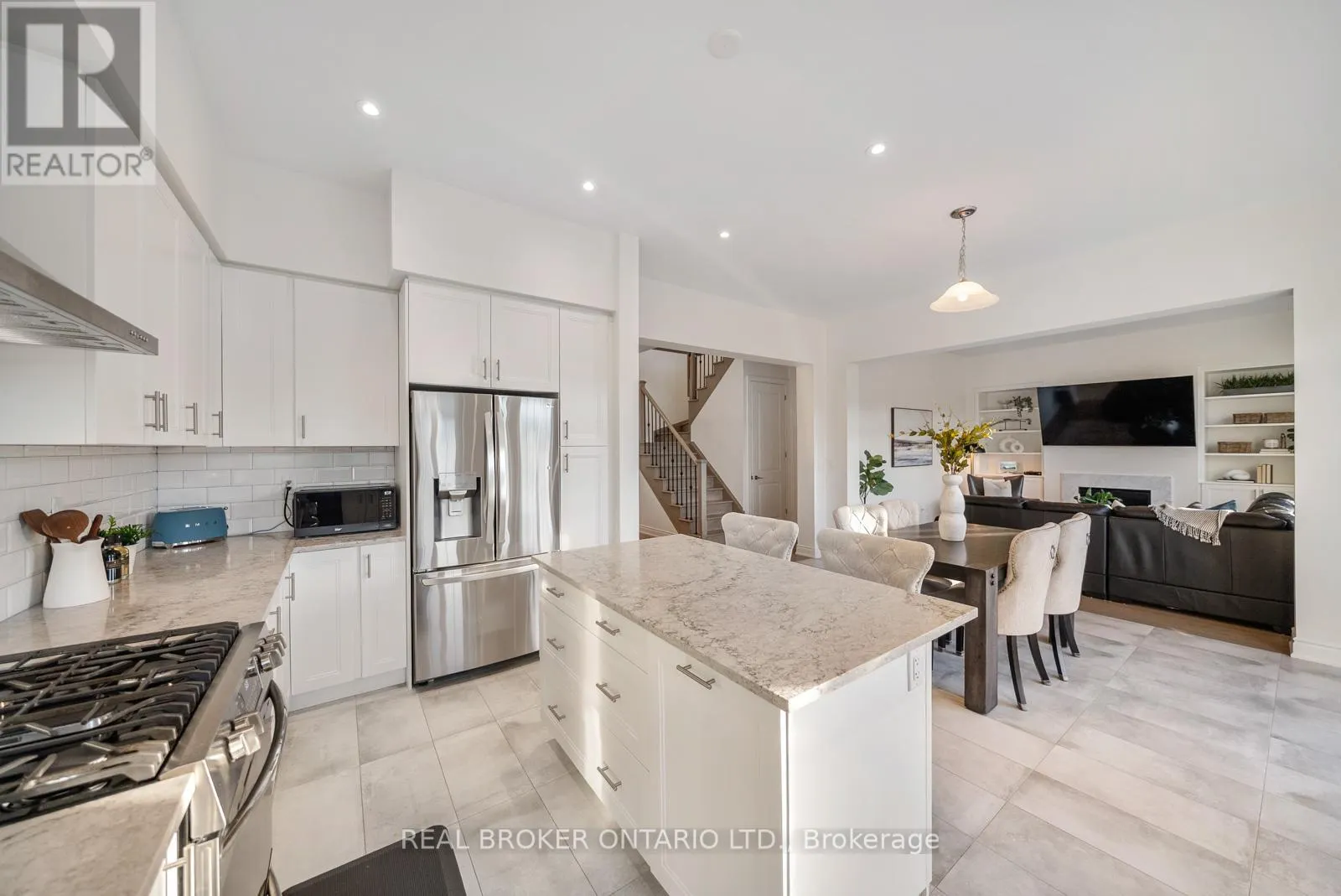 58 MEADOW VISTA CRESCENT